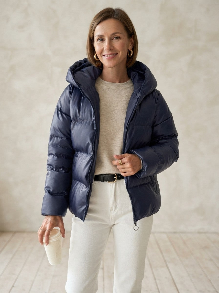 Blank puffer vinterjakke dame med hætte og høj krave, kort og vatteret, Marineblå