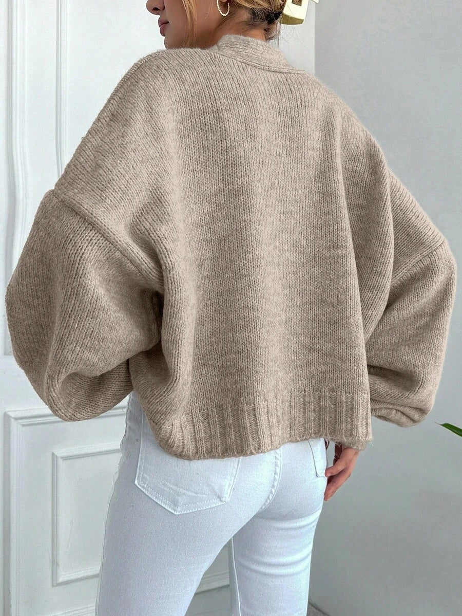 Cardigan dame i strik med V-hals og store knapper, kort model med ballonærmer, Beige, billede 2
