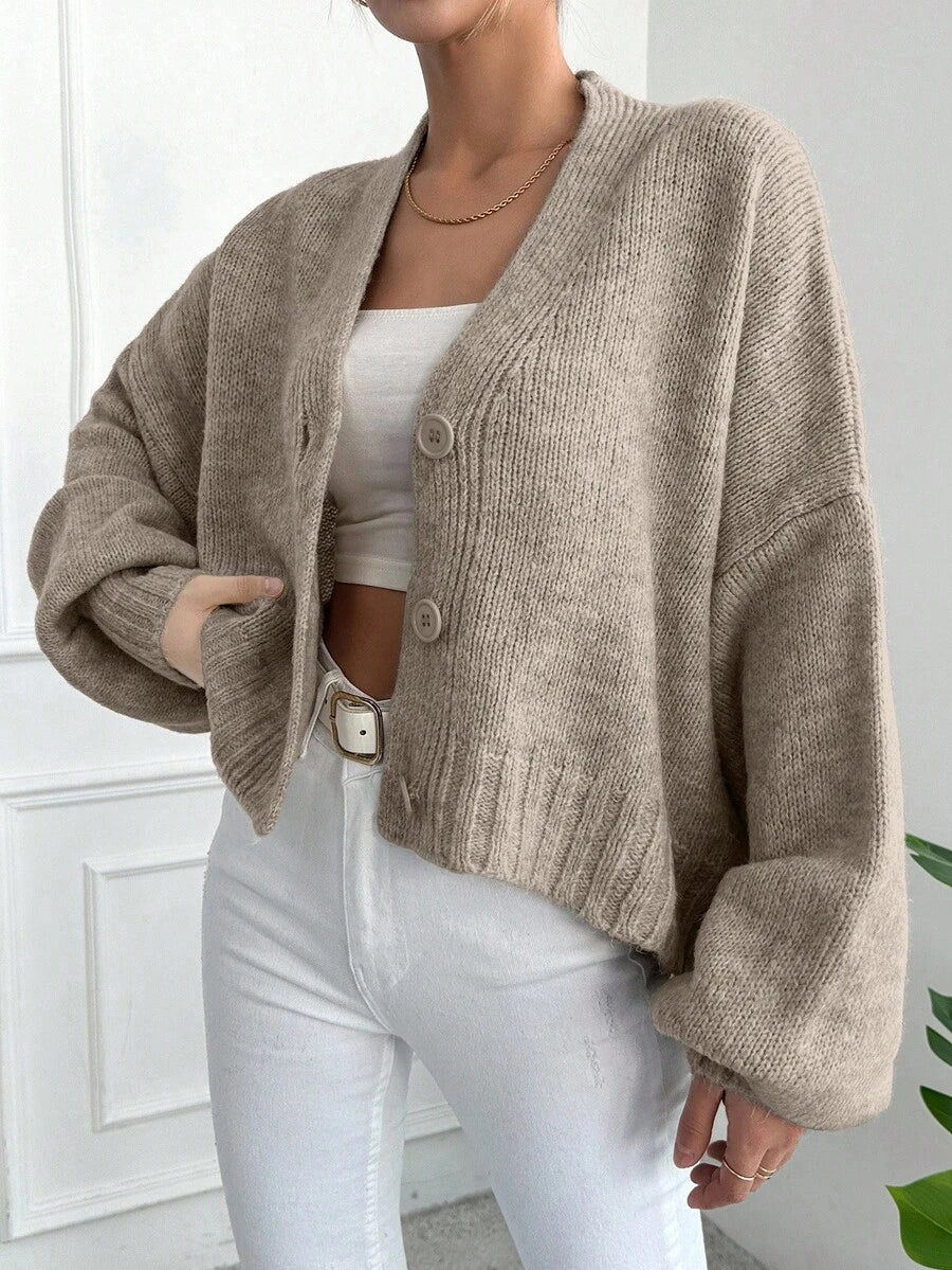 Cardigan dame i strik med V-hals og store knapper, kort model med ballonærmer, Beige, billede 3