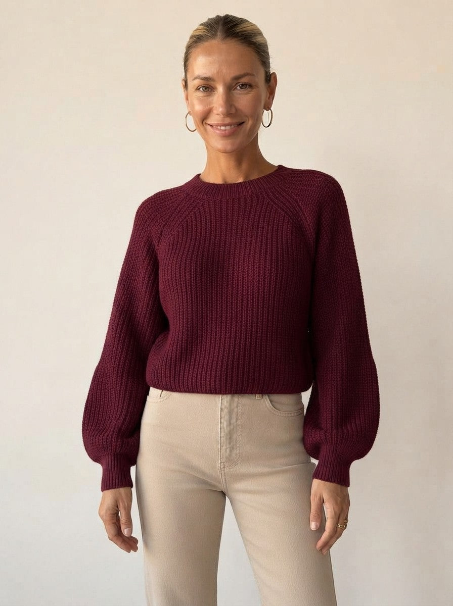 Dame sweater i grov ribstrik med rund hals og ballonærmer, løs pasform, Bourgogne