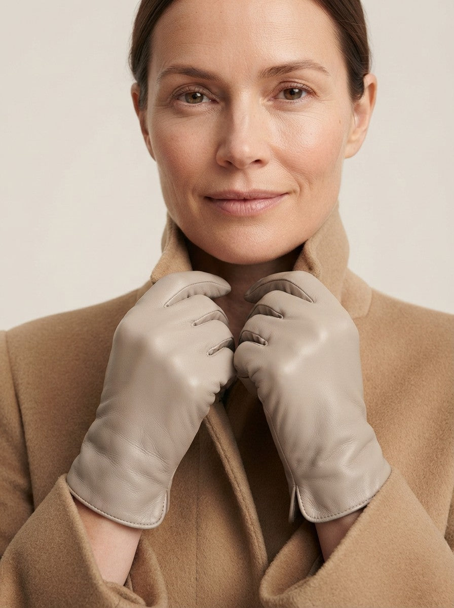 Handsker dame i kunstlæder med for, glat og enkel model med slids ved håndleddet, Beige