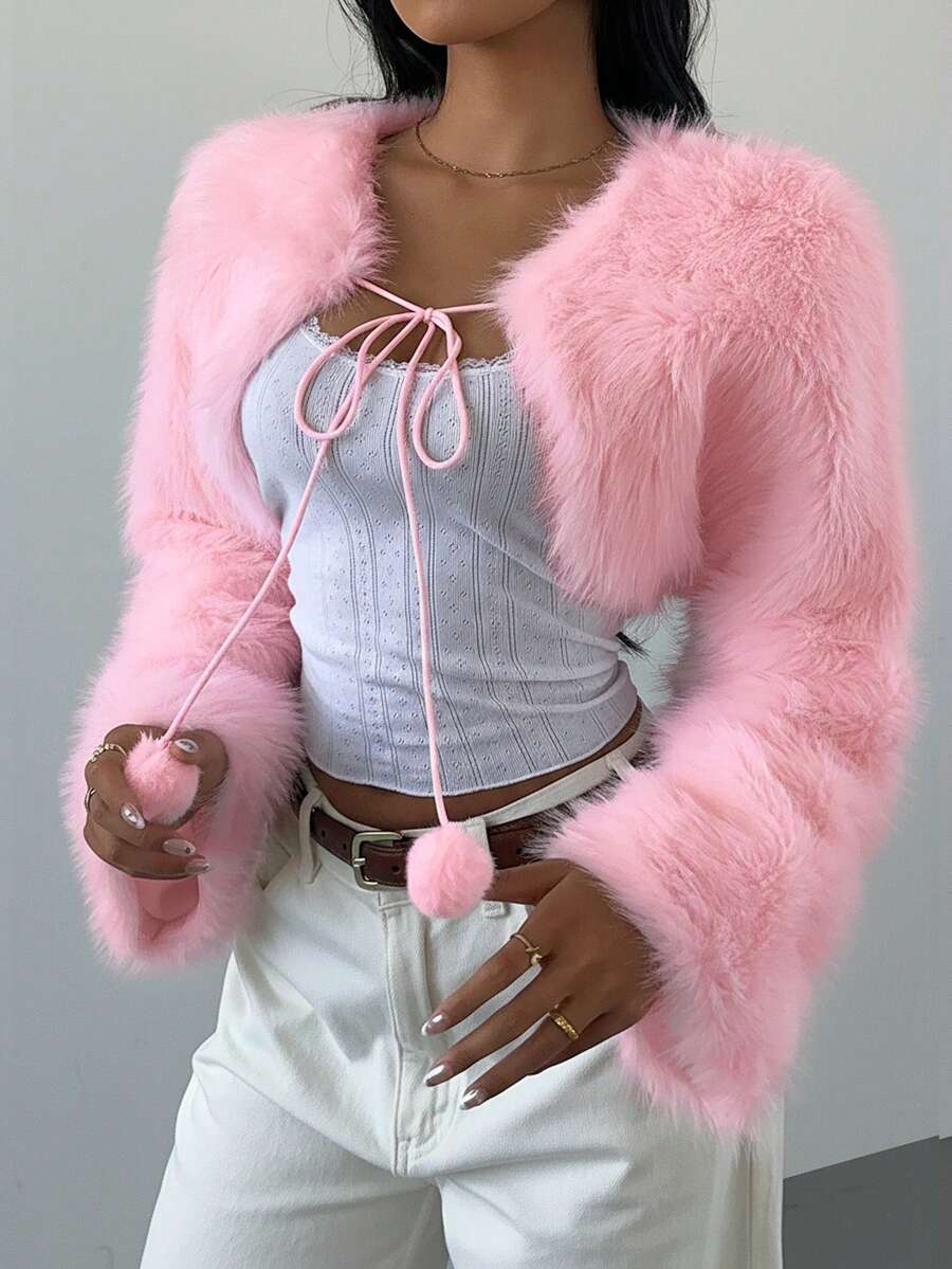 Kort pelsjakke til dame i blød kunstpels med bindebånd og pompon, Babylyserød, billede 4