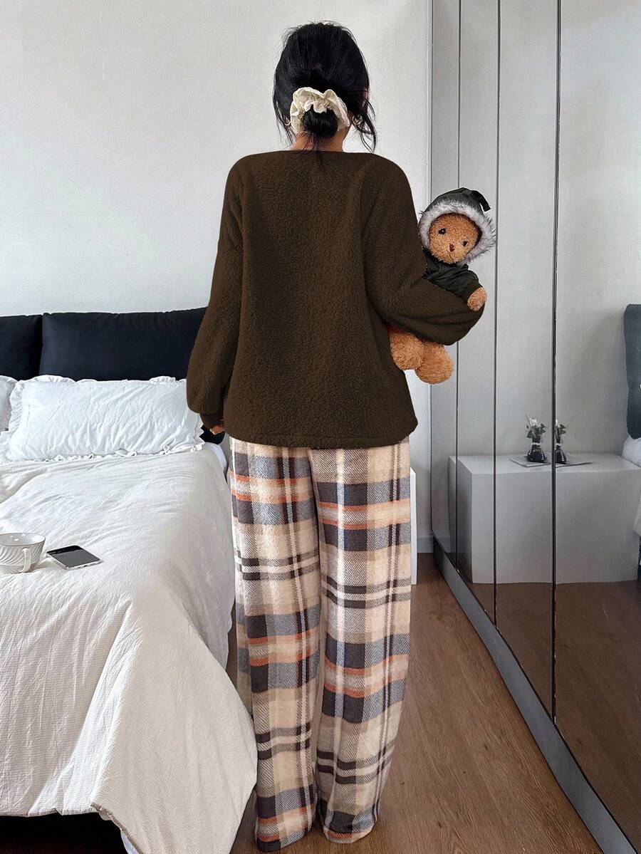 Pyjamas dame med blød fleecetop og ternede bukser i flonel, løs pasform, Brun, billede 2