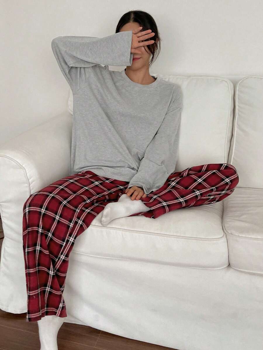 Pyjamas dame med løs langærmet top og ternede bukser med lige ben, Grå, billede 4