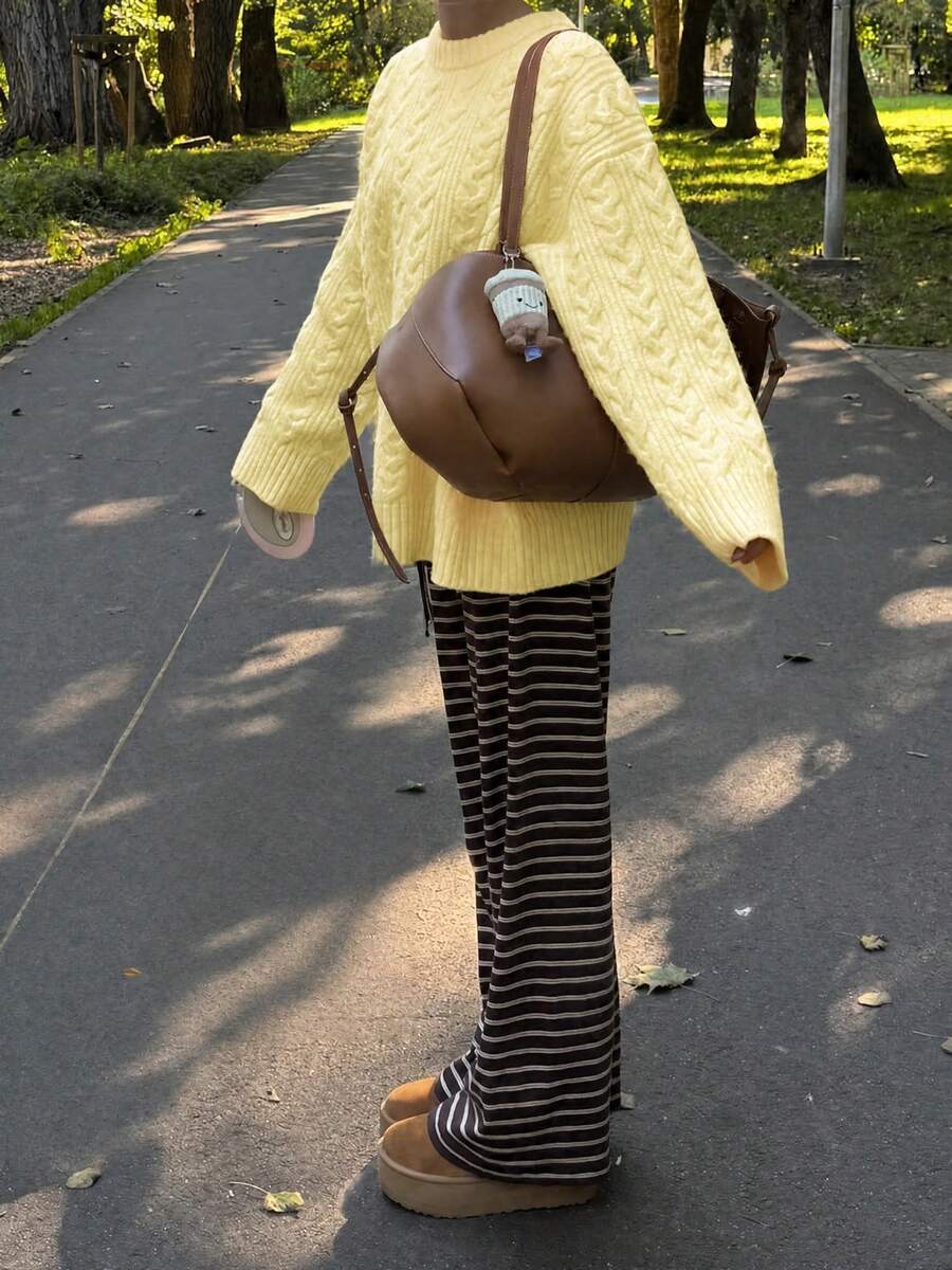 Strik sweater dame i kabelstrik, oversize med rund hals og sænkede skuldre, Gul, billede 9