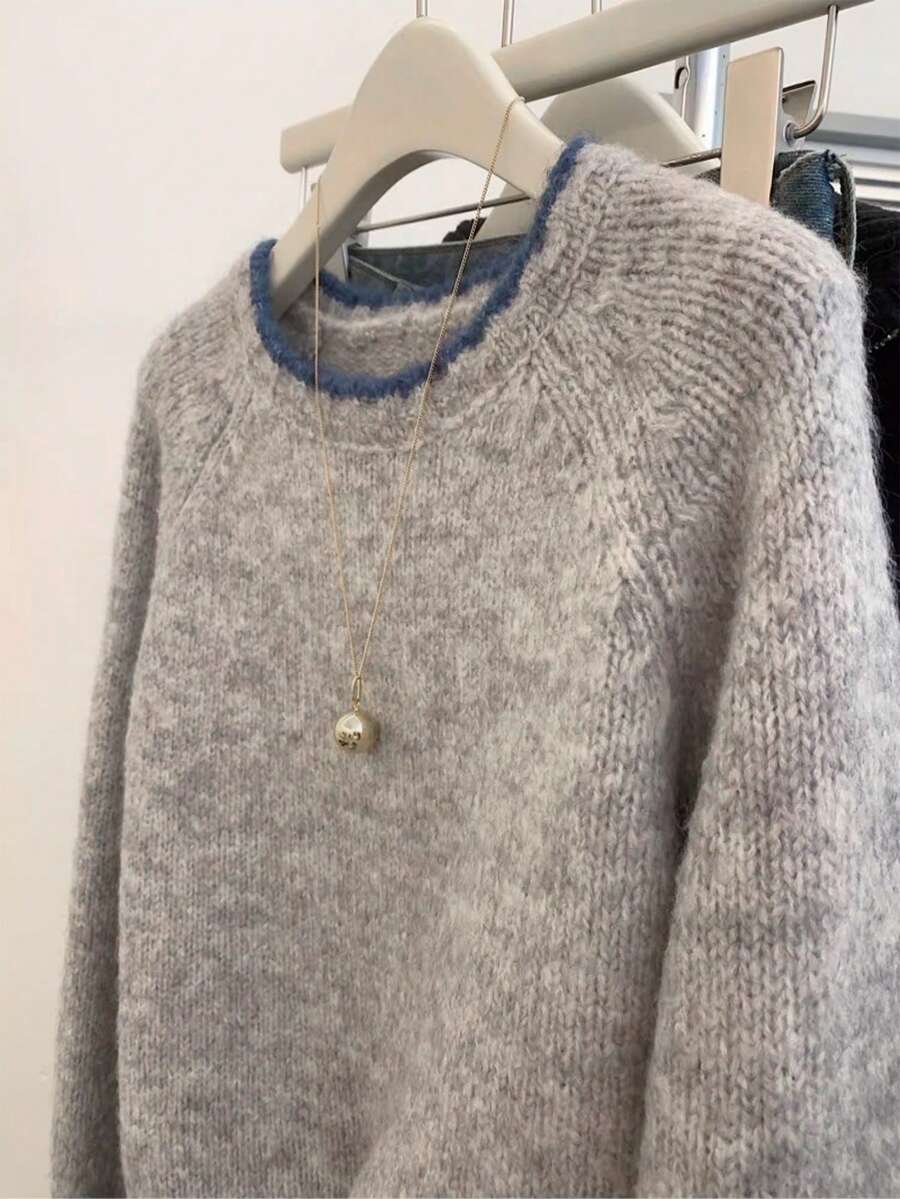 Strik sweater dame med kontrastkant, rund hals og raglanærmer, løs pasform, Grå, billede 3