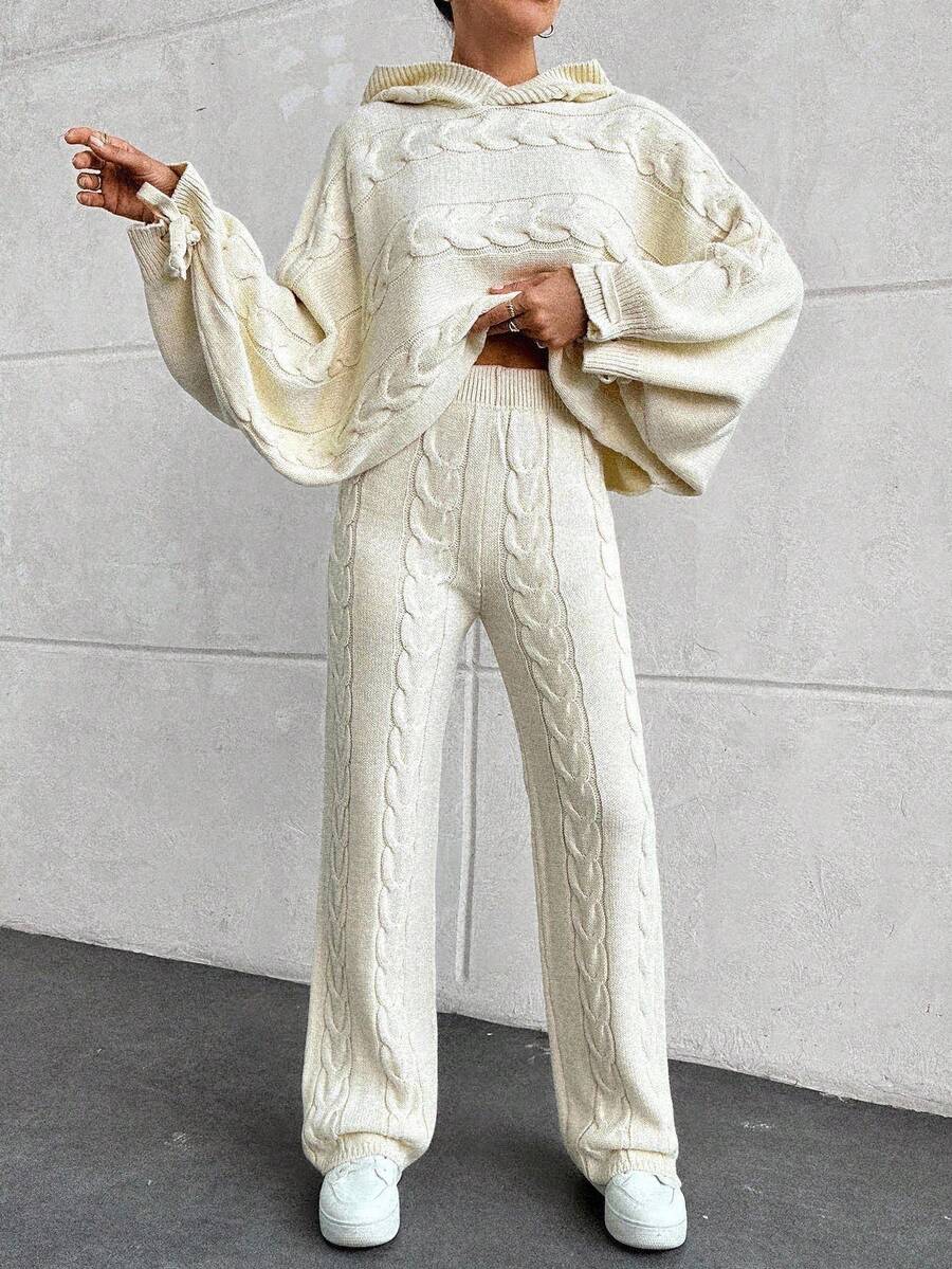 Strikket sæt dame i kabelstrik med kort oversize hættetrøje og vide bukser, Beige, billede 12