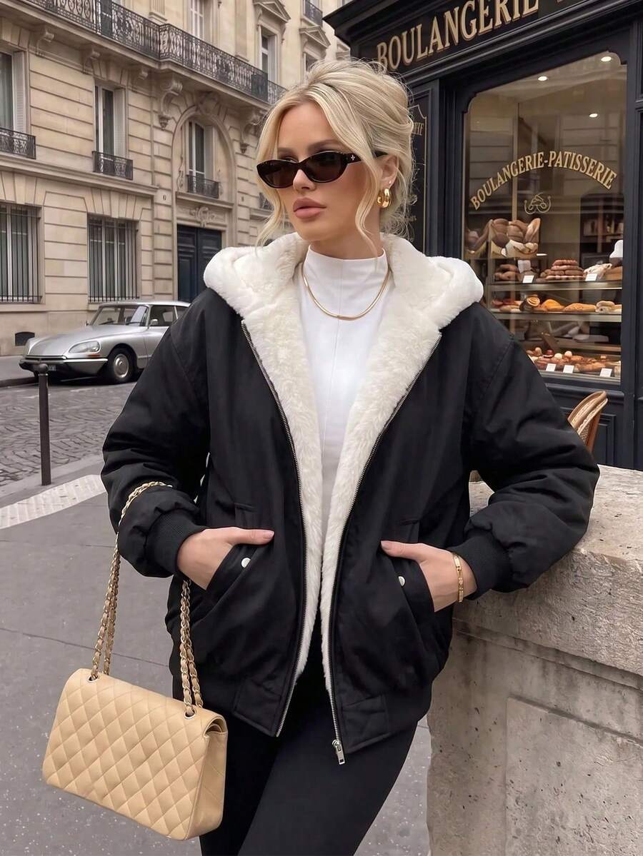 Teddy jakke dame med hætte, vendbar og oversize, kort vinterjakke med lynlås, Sort og hvid, billede 4