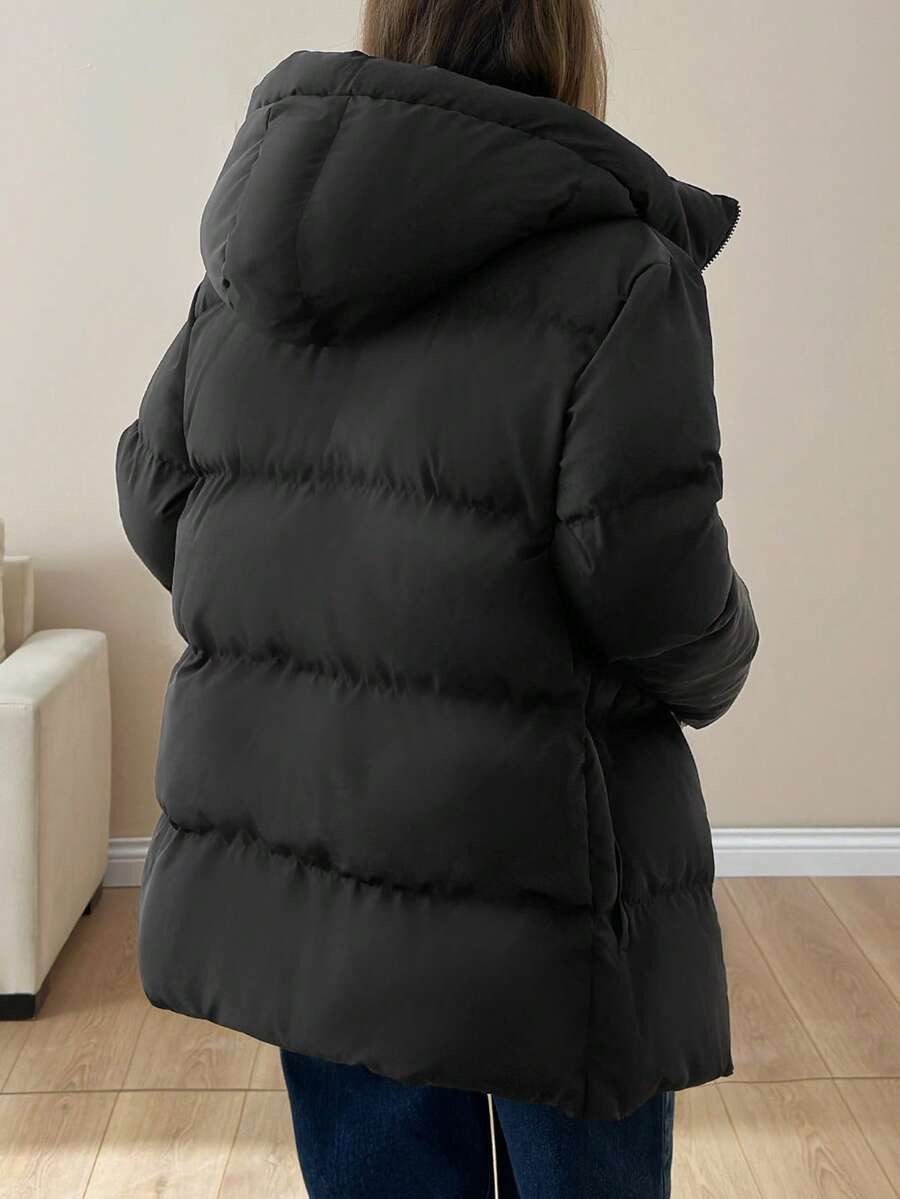 Varm vinterjakke dame, halvlang puffer med hætte, lynlås og sidelommer, Sort, billede 2