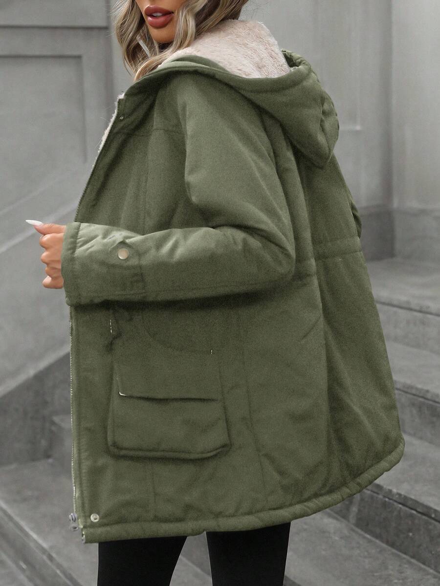 Vinterjakke til dame, vatteret parka med hætte, teddyfor og store klaplommer, Armégrøn, billede 2
